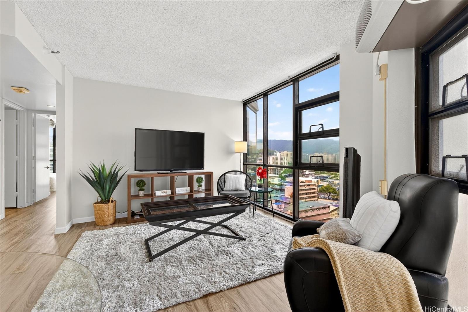 Hale Kaheka condo # 1705, Honolulu, Hawaii - photo 3 of 25