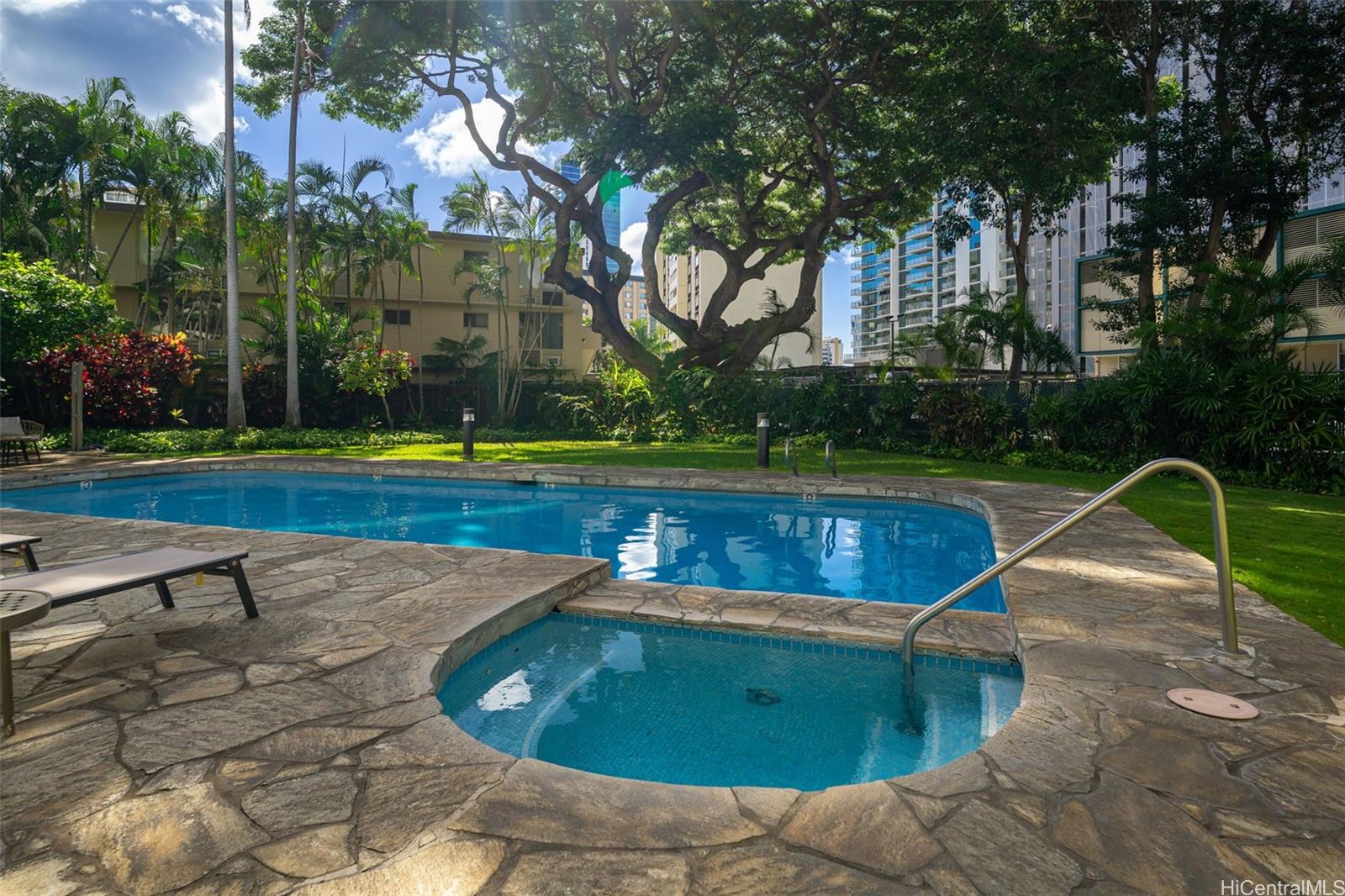 Hale Kaheka condo # 1705, Honolulu, Hawaii - photo 21 of 25