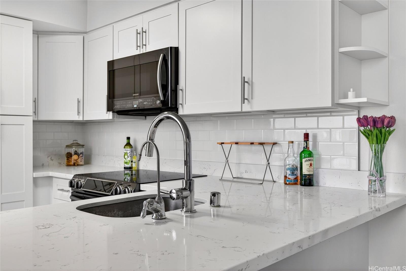 Hale Kaheka condo # 1705, Honolulu, Hawaii - photo 5 of 25