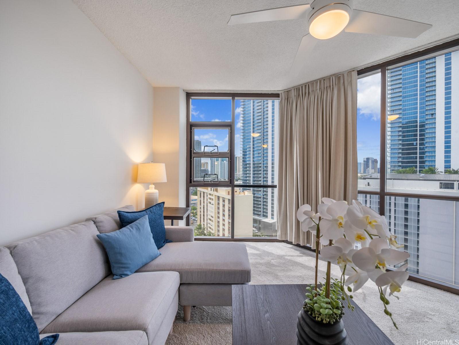 Hale Kaheka condo # 1802, Honolulu, Hawaii - photo 2 of 25