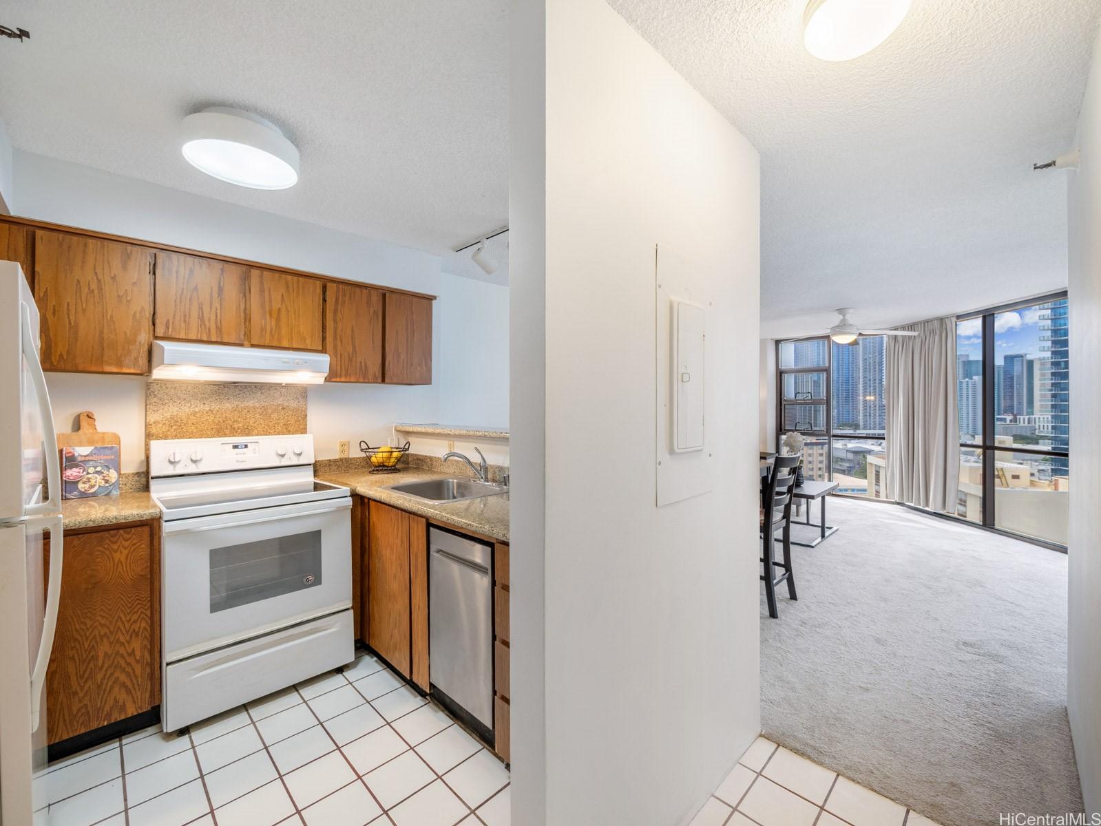 Hale Kaheka condo # 1802, Honolulu, Hawaii - photo 14 of 25