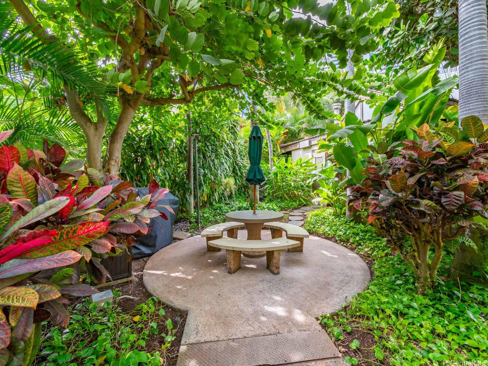 Hale Kaheka condo # 1802, Honolulu, Hawaii - photo 21 of 25