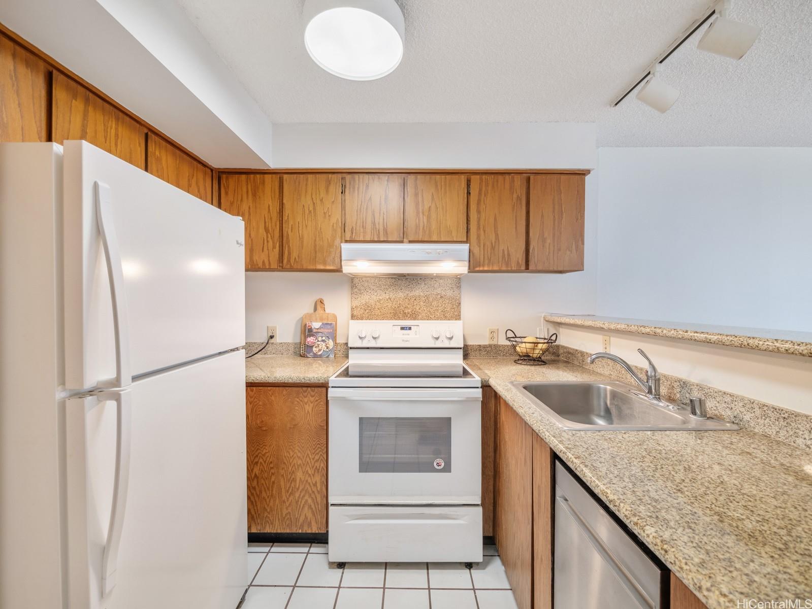 Hale Kaheka condo # 1802, Honolulu, Hawaii - photo 5 of 25