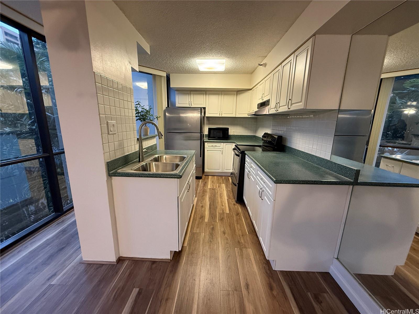 Hale Kaheka condo # 203, Honolulu, Hawaii - photo 3 of 17