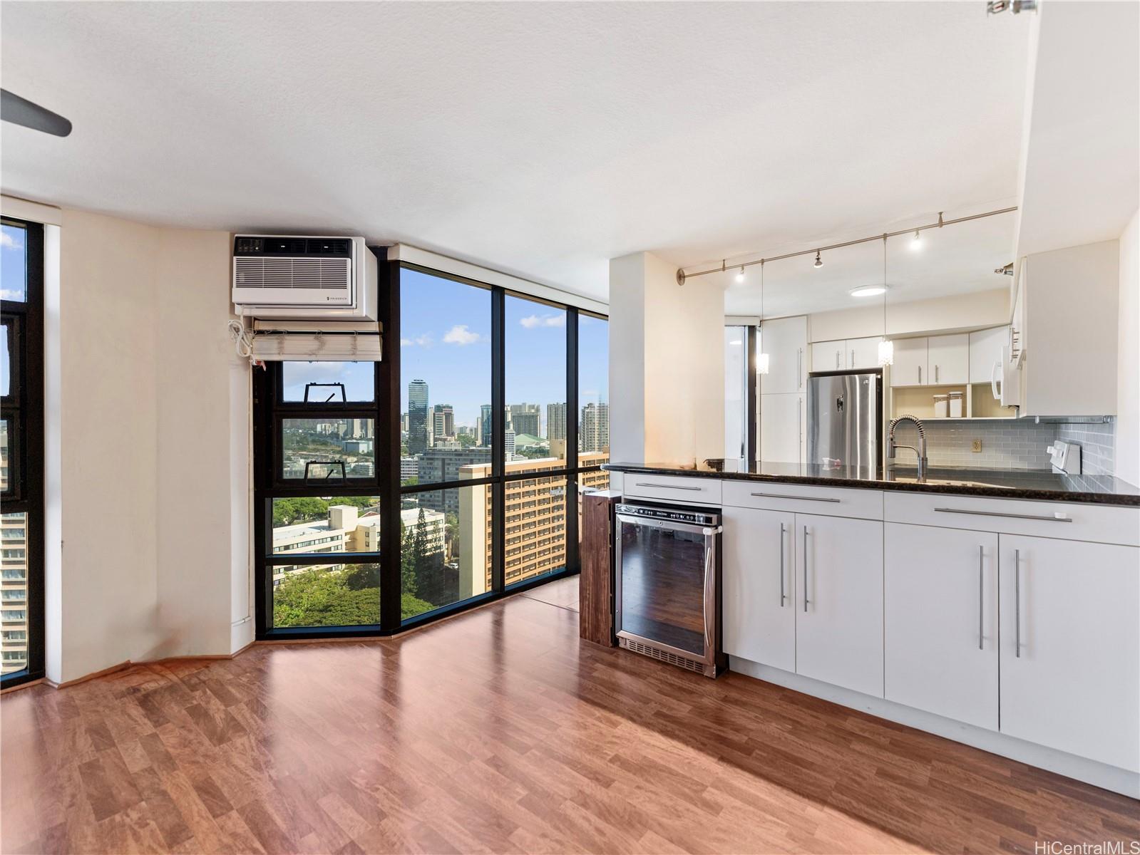 Hale Kaheka condo # 2105, Honolulu, Hawaii - photo 2 of 23