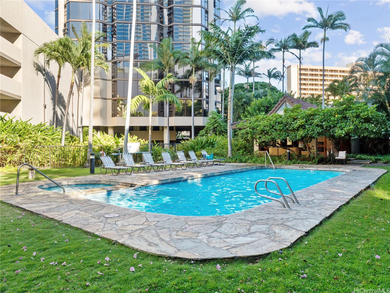 Hale Kaheka condo # 2105, Honolulu, Hawaii - photo 11 of 23