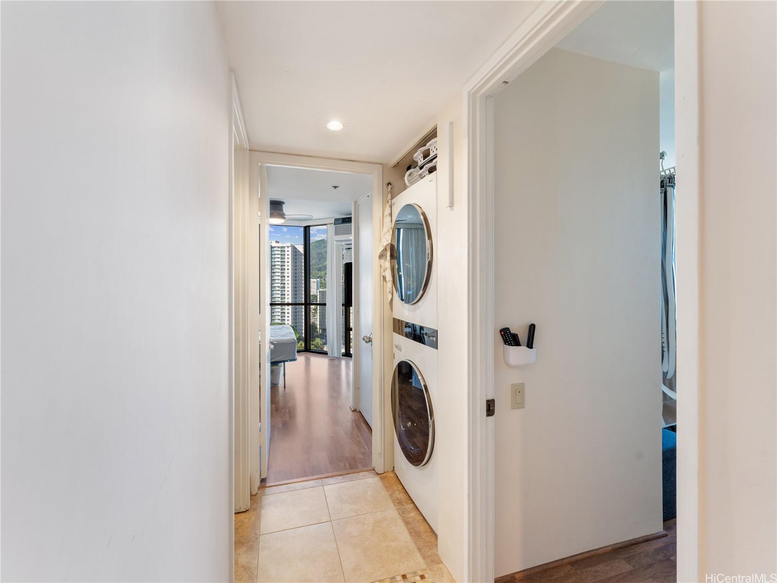 Hale Kaheka condo # 2105, Honolulu, Hawaii - photo 8 of 23