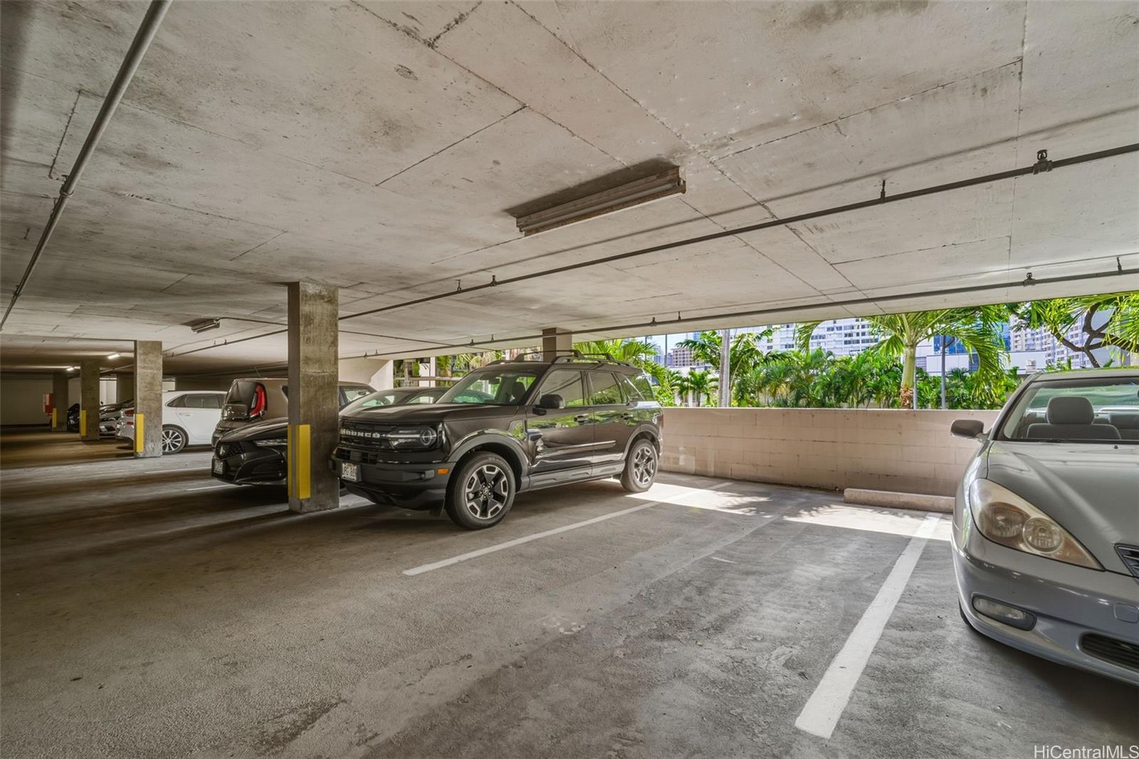 Hale Kaheka condo # 3405, Honolulu, Hawaii - photo 25 of 25