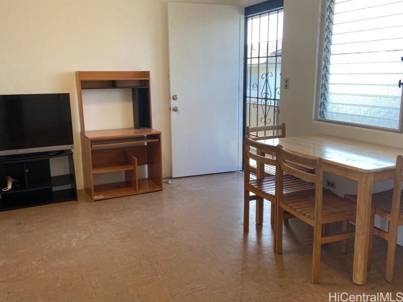 931 Coolidge St Honolulu - Rental - photo 2 of 6