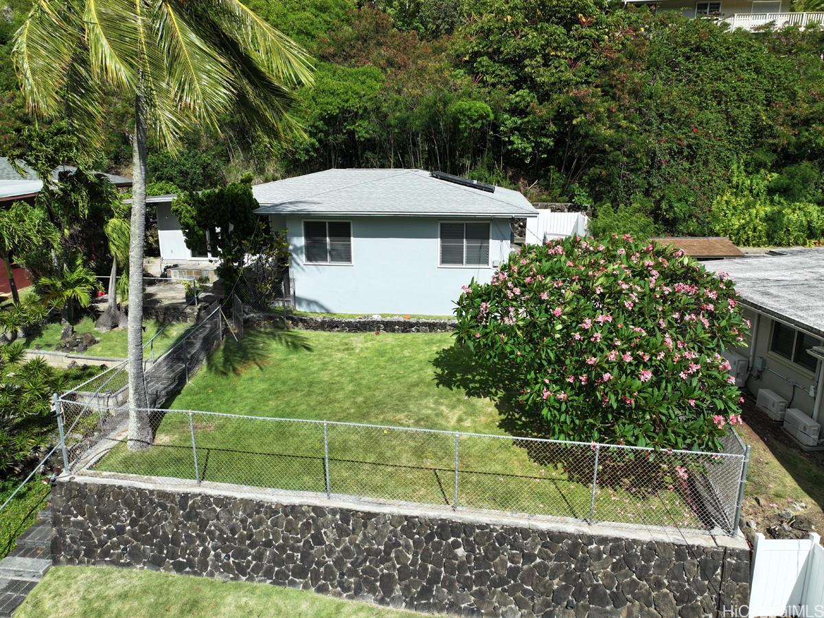933  Ailuna Street Aina Haina Area, Diamond Head home - photo 14 of 16