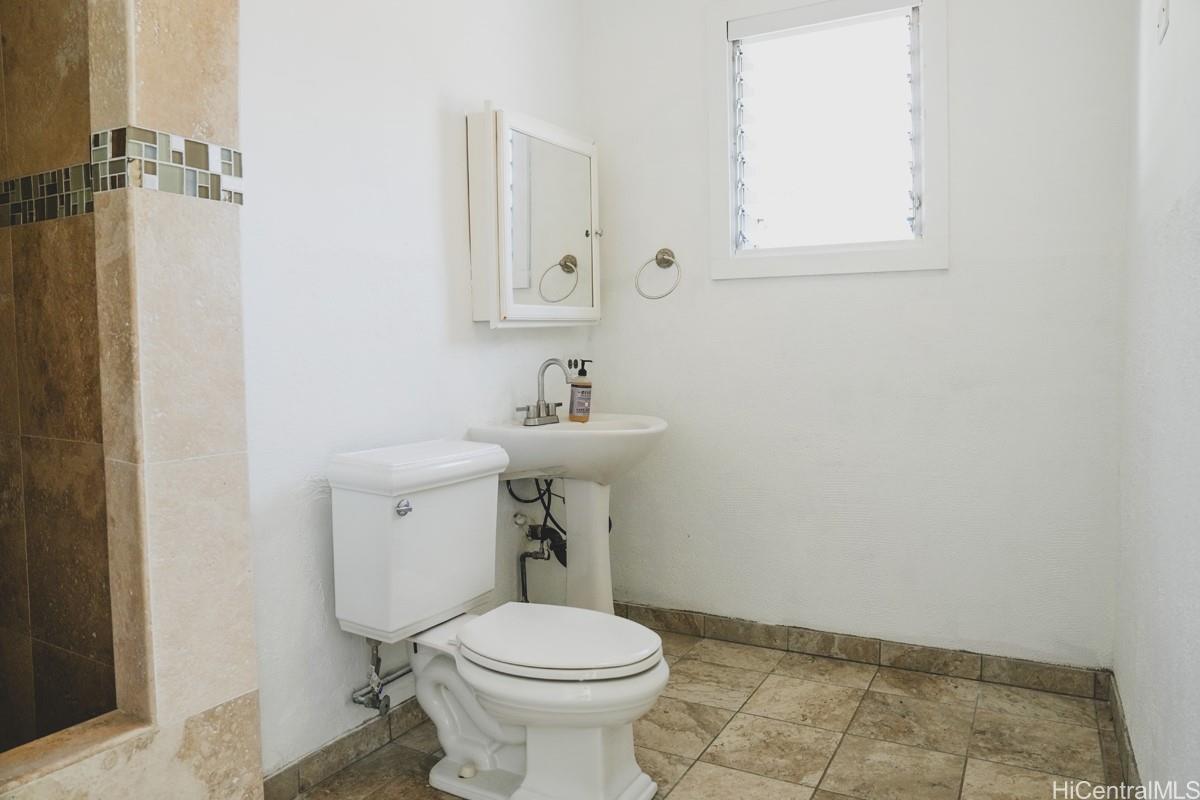 933  Ailuna Street Aina Haina Area, Diamond Head home - photo 7 of 16
