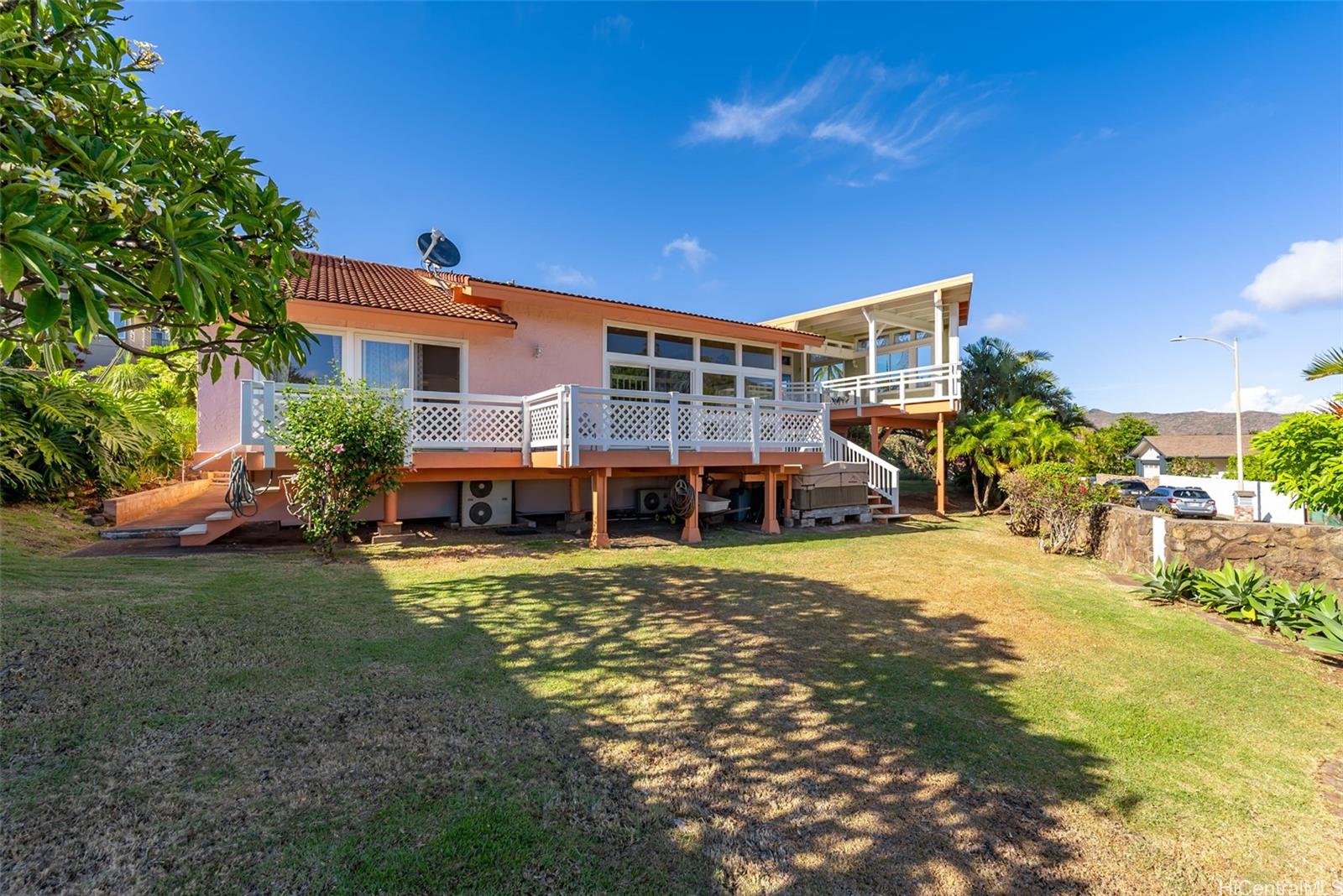 933  Kapoho Place Mariners Ridge, Hawaii Kai home - photo 2 of 25