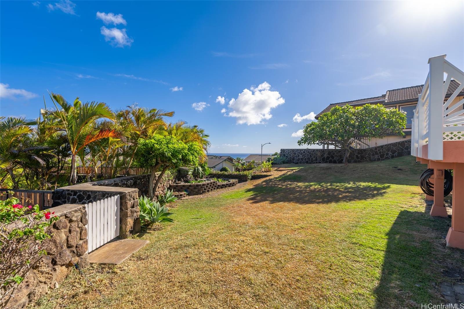 933  Kapoho Place Mariners Ridge, Hawaii Kai home - photo 23 of 25