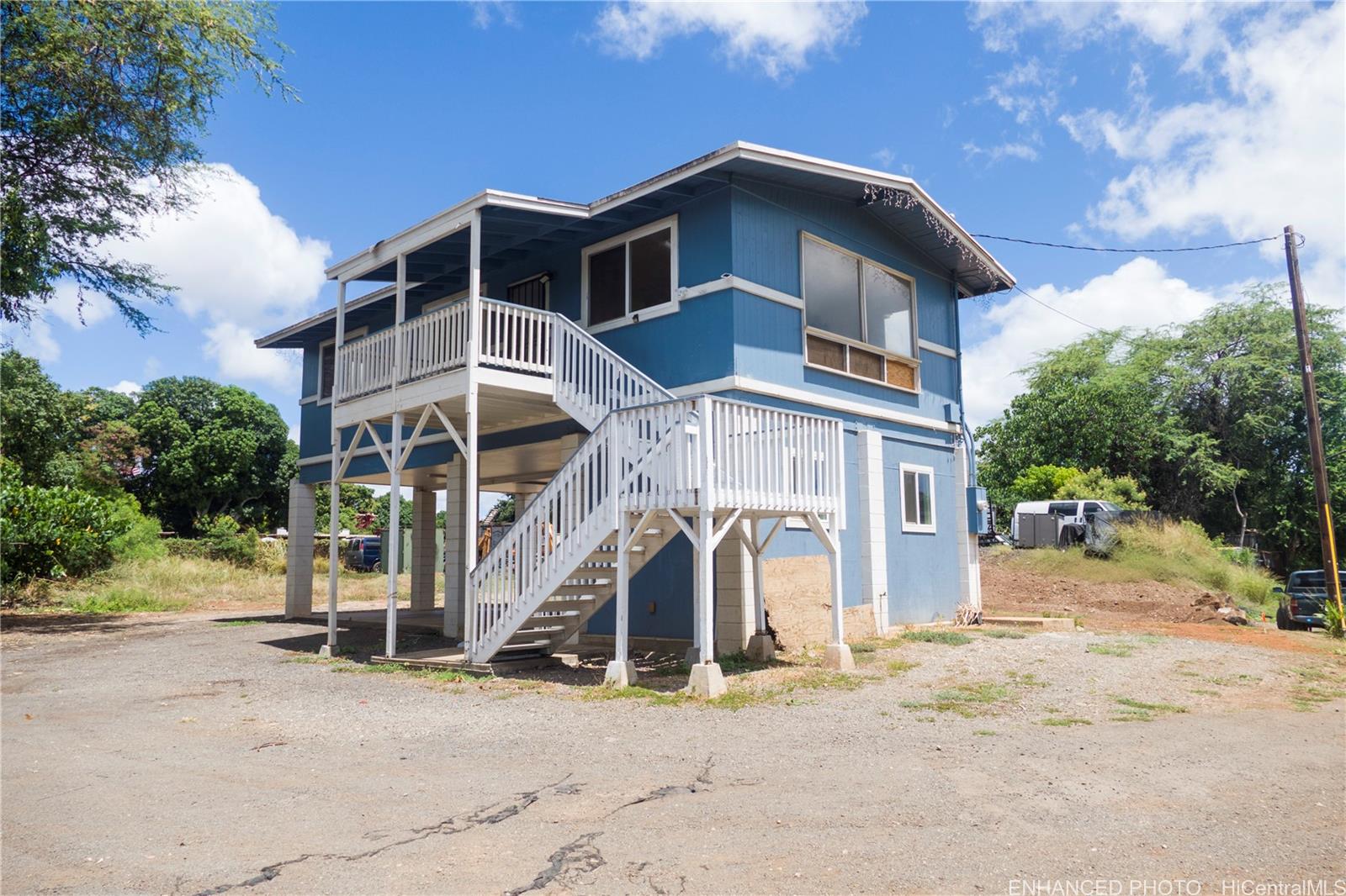 94-027  Nawaakoa Pl Waipahu-lower, Waipahu home - photo 2 of 20