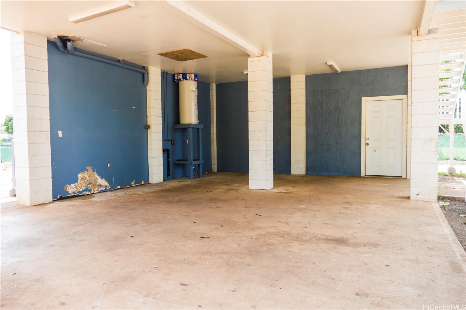 94-027  Nawaakoa Pl Waipahu-lower, Waipahu home - photo 2 of 15