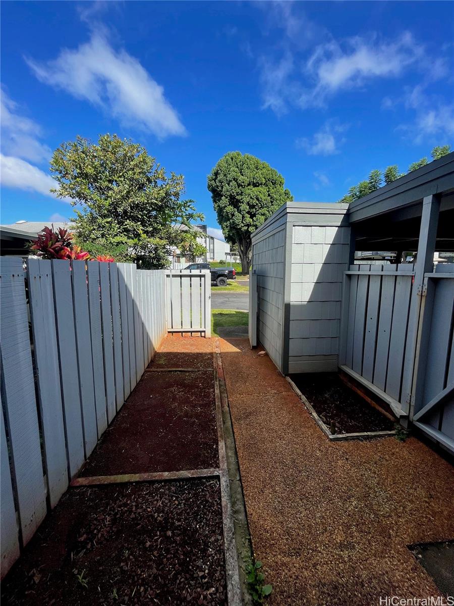 94-065 Kuahelani Ave townhouse # 141, Mililani, Hawaii - photo 2 of 18