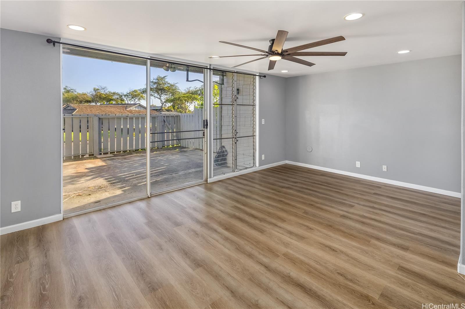 Mililani Town Association townhouse # 144, Mililani, Hawaii - photo 2 of 18