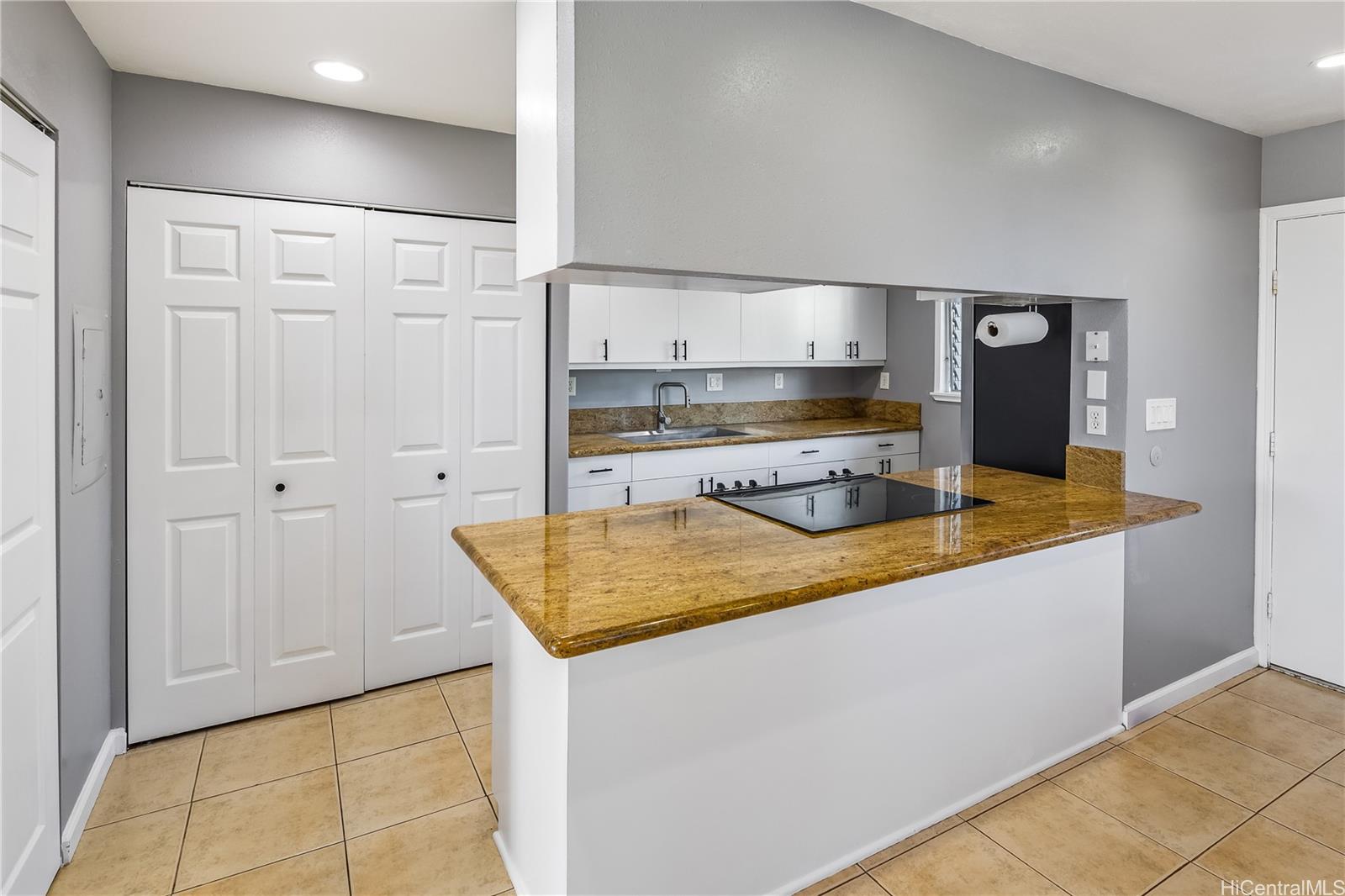 Mililani Town Association townhouse # 144, Mililani, Hawaii - photo 6 of 18