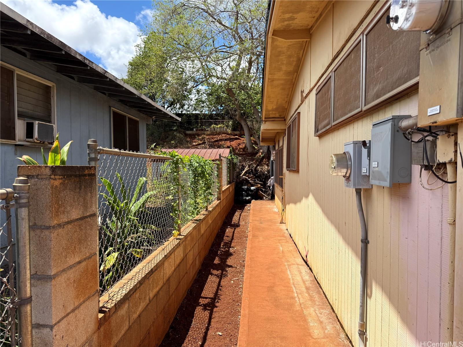 94-078  Hulahe Street Harbor View, Waipahu home - photo 22 of 23