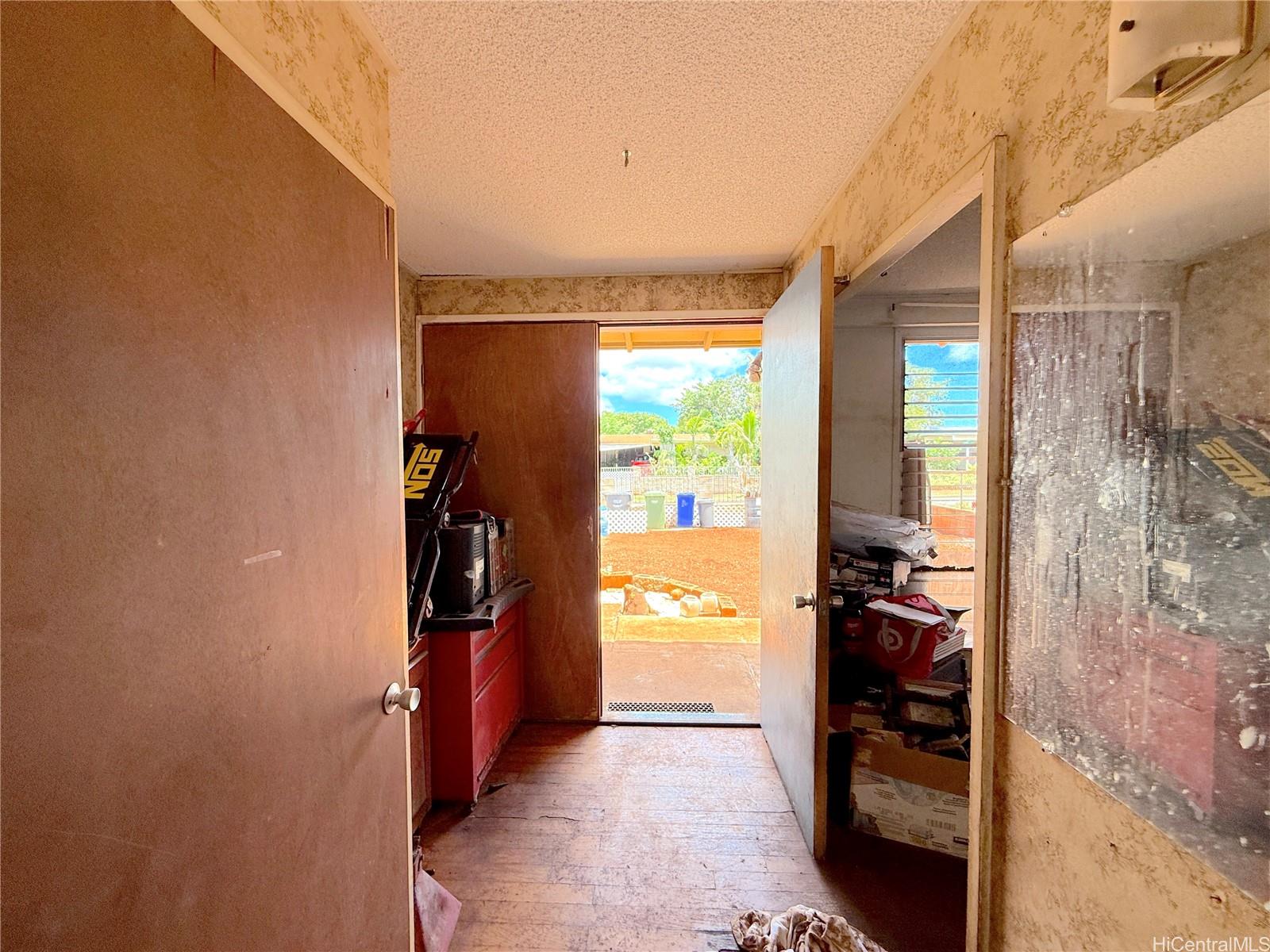 94-078  Hulahe Street Harbor View, Waipahu home - photo 7 of 23