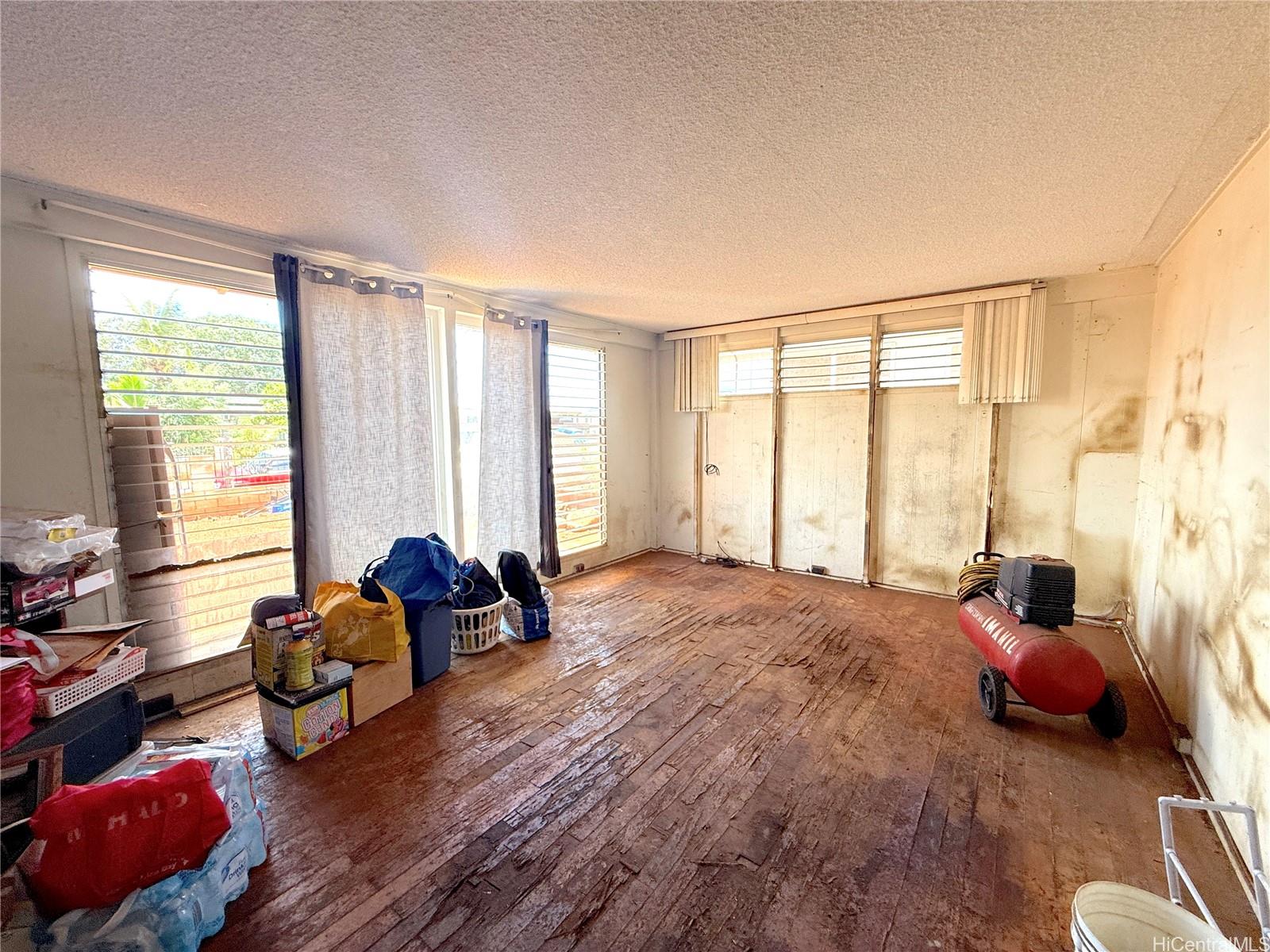 94-078  Hulahe Street Harbor View, Waipahu home - photo 9 of 23