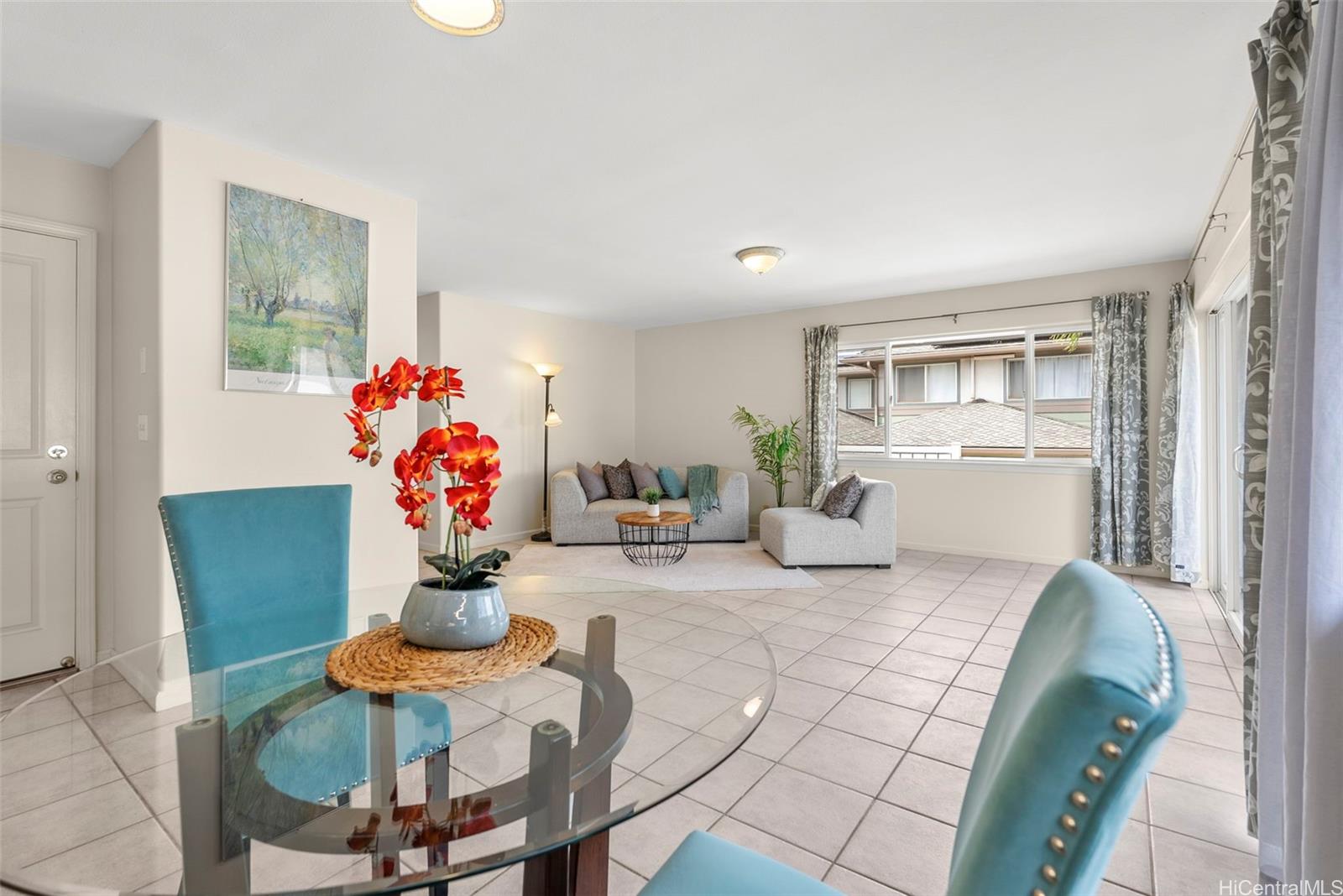 940A  12th Ave Kaimuki, Diamond Head home - photo 3 of 25