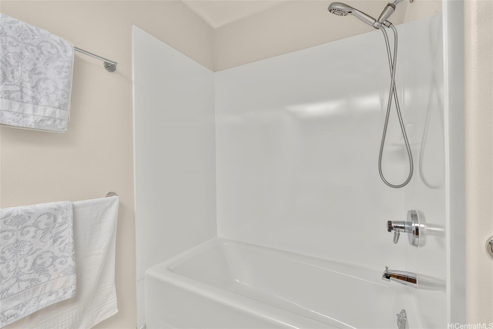 940A  12th Ave Kaimuki, Diamond Head home - photo 23 of 25