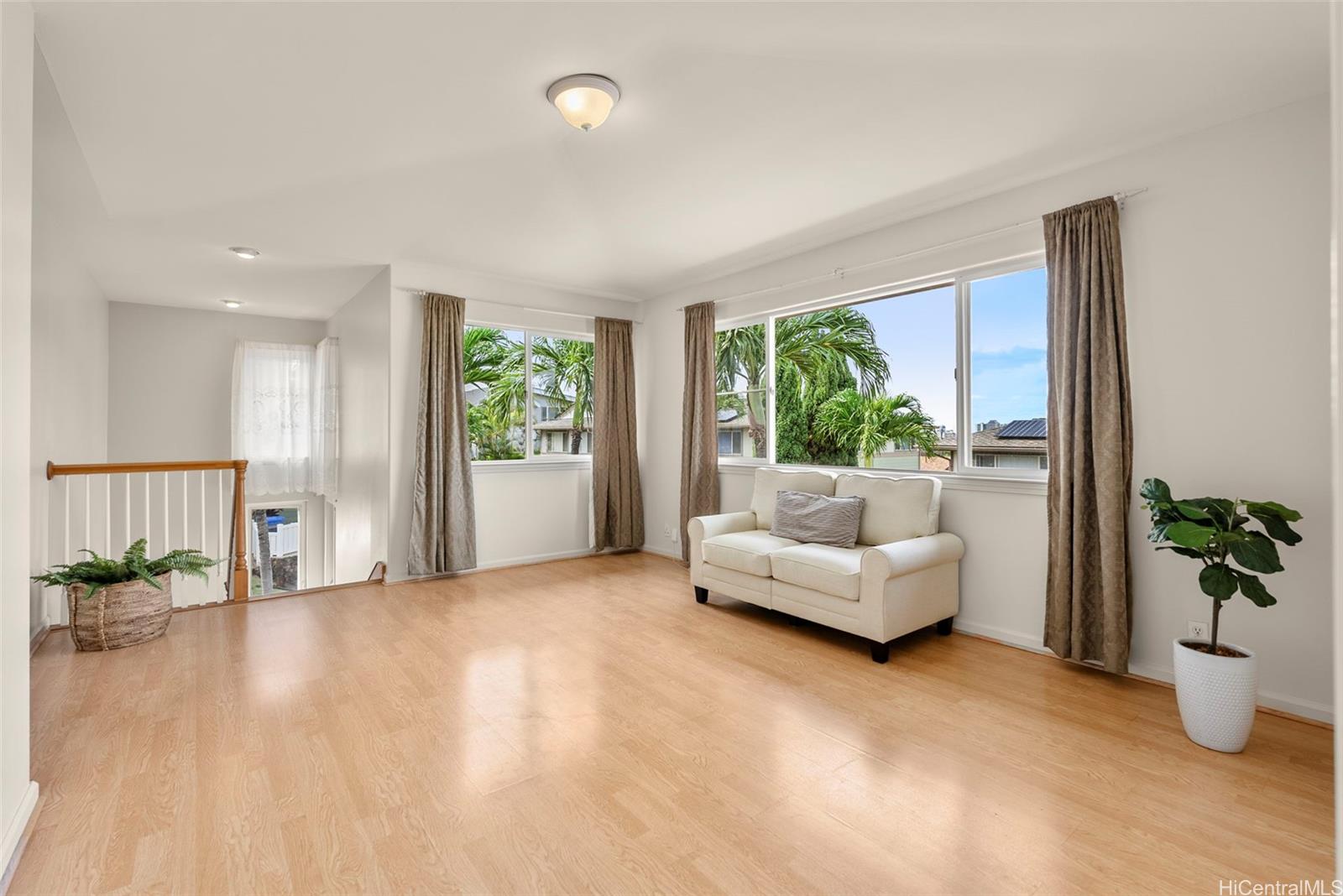 940A  12th Ave Kaimuki, Diamond Head home - photo 9 of 25