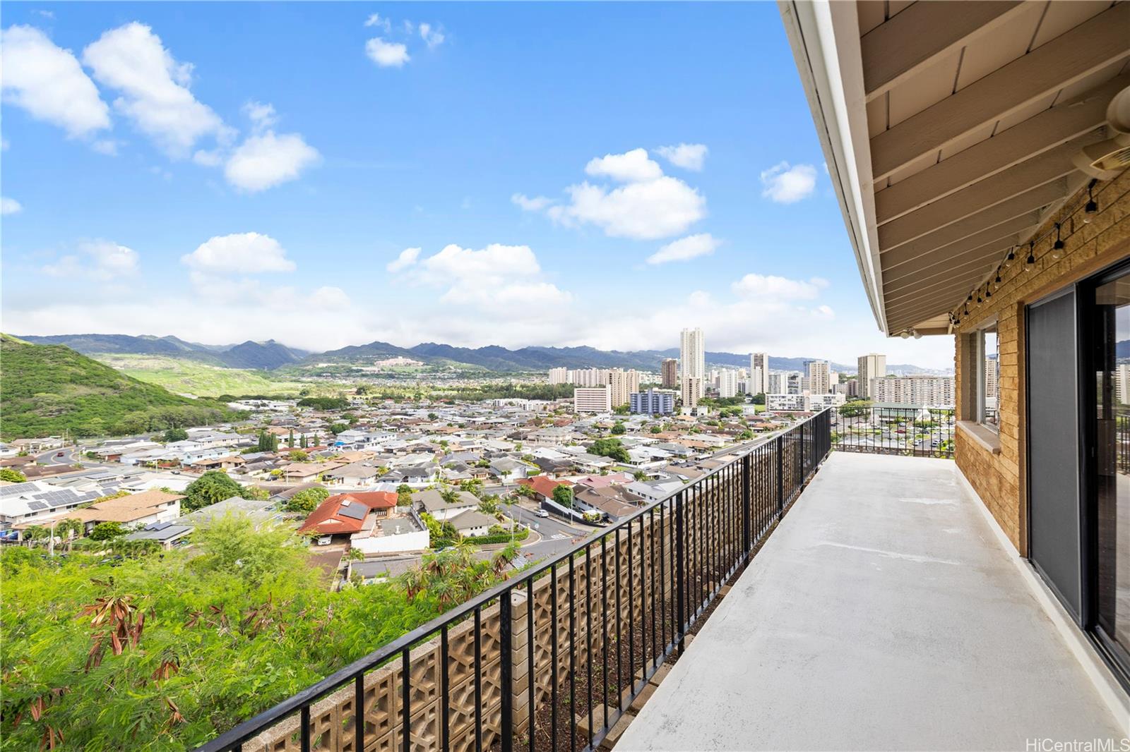 941  Aliamanu Place Salt Lake, Honolulu home - photo 19 of 25