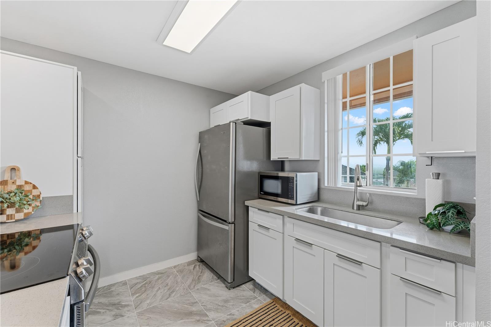 Cliffside Village at Waipio condo # L201, Waipahu, Hawaii - photo 2 of 23