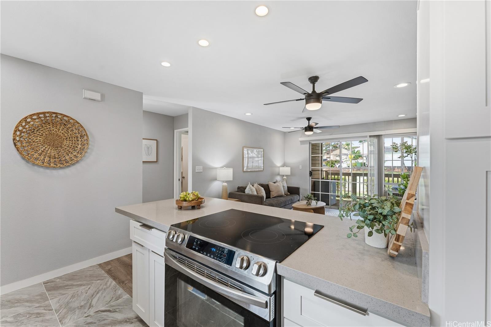 Cliffside Village at Waipio condo # L201, Waipahu, Hawaii - photo 4 of 23