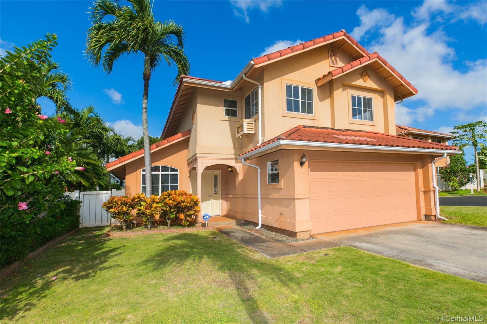 941001 Kikepa Street , Waipahu, Hi 96797 Waikele
