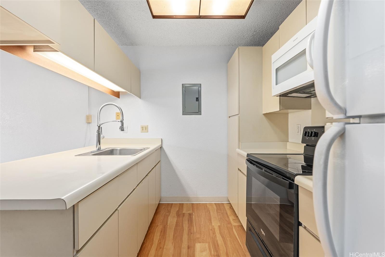 94-1004 Kaukahi Place townhouse # K11, Waipahu, Hawaii - photo 12 of 19