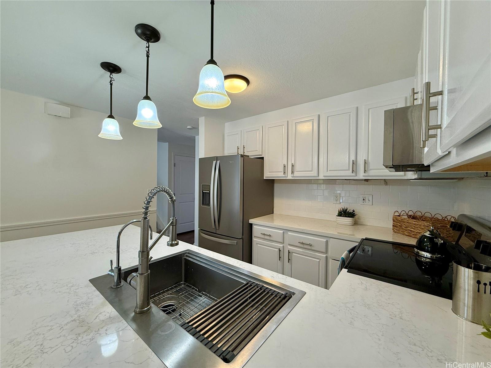 Mililani Town Assoc townhouse # 85, Mililani, Hawaii - photo 4 of 19