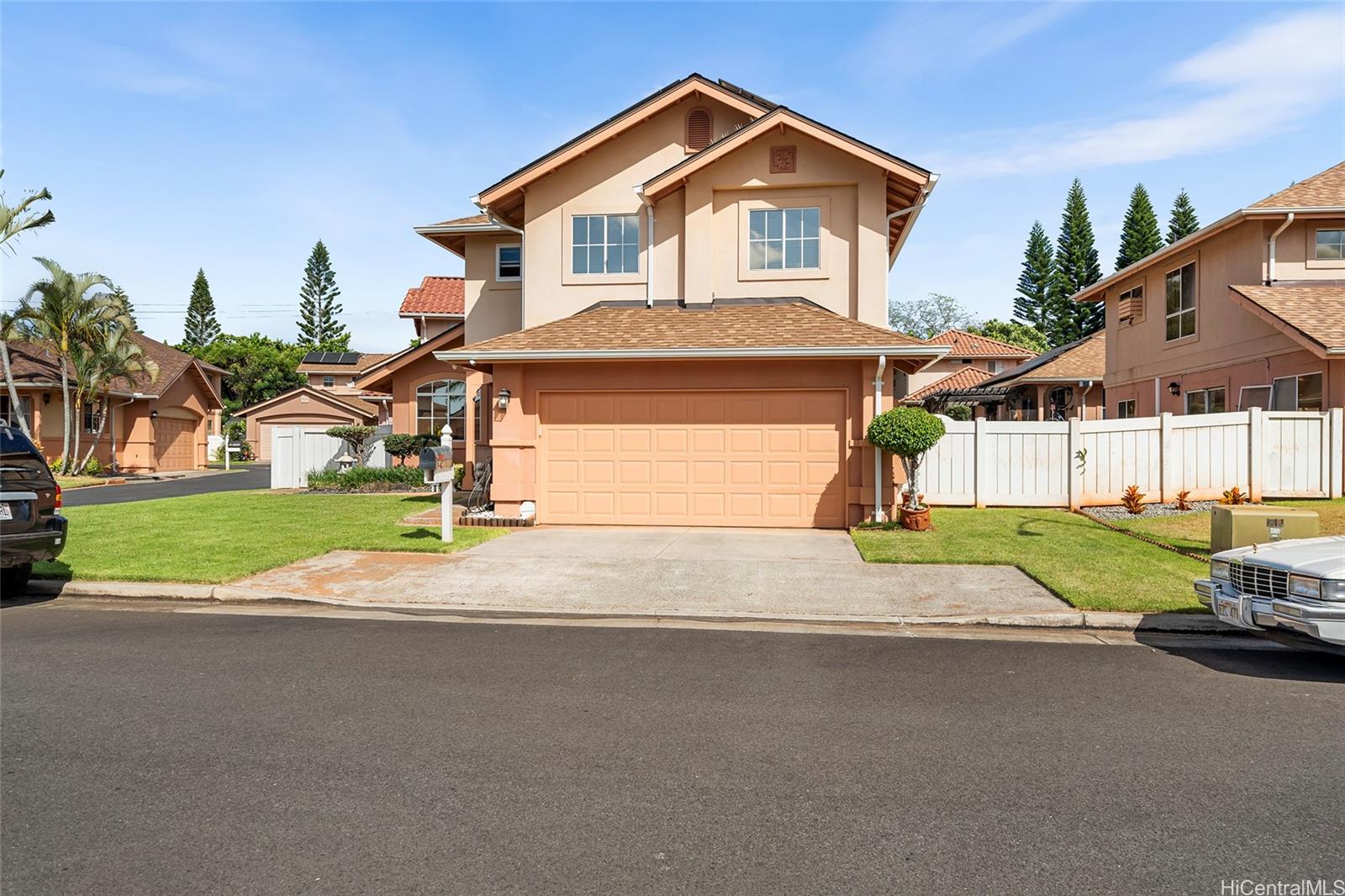 94-1010  Maiau Street Waikele, Waipahu home - photo 2 of 25