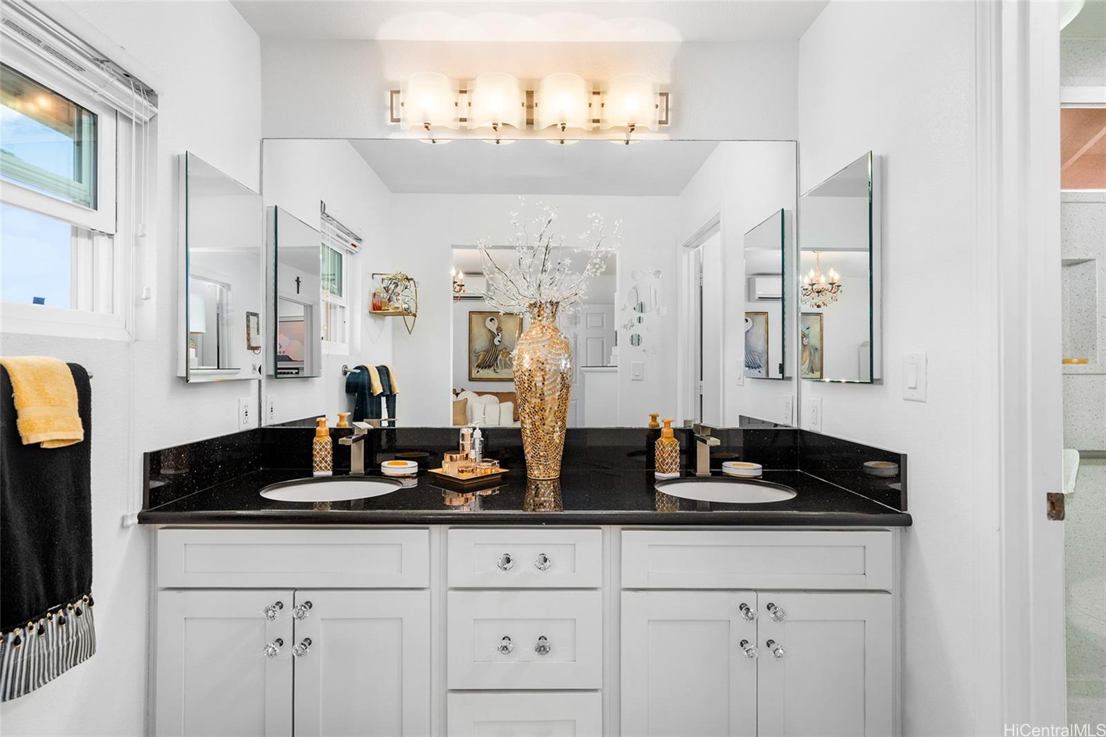 94-1010  Maiau Street Waikele, Waipahu home - photo 12 of 25