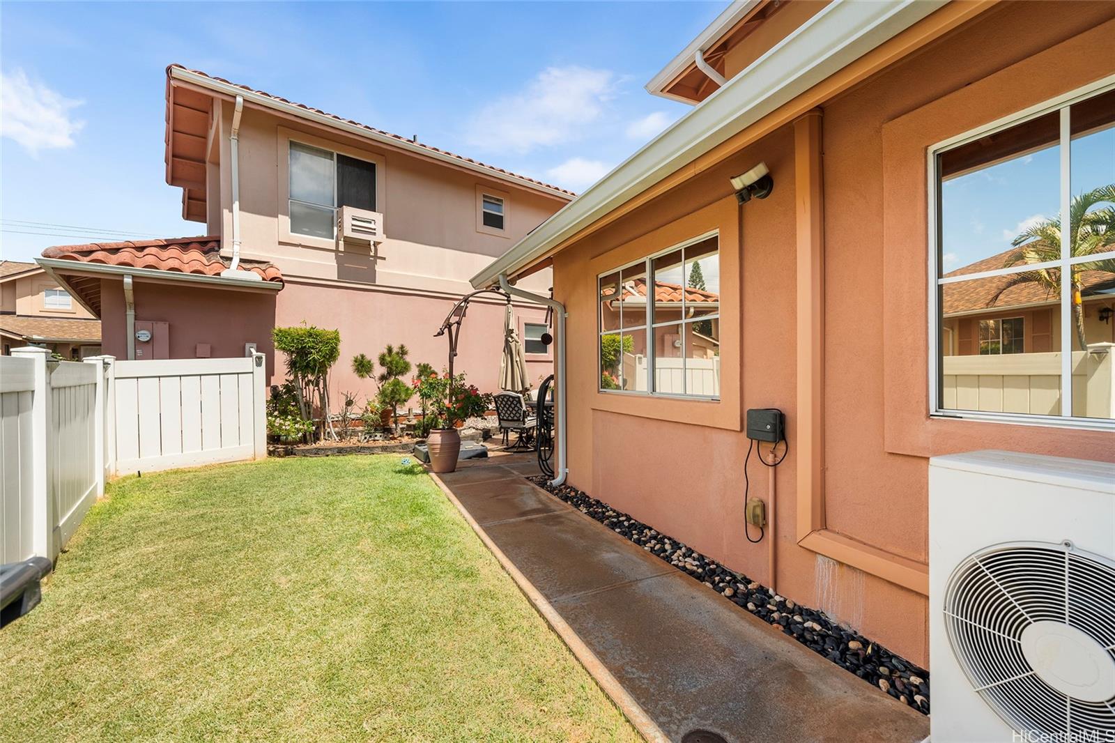 94-1010  Maiau Street Waikele, Waipahu home - photo 16 of 25