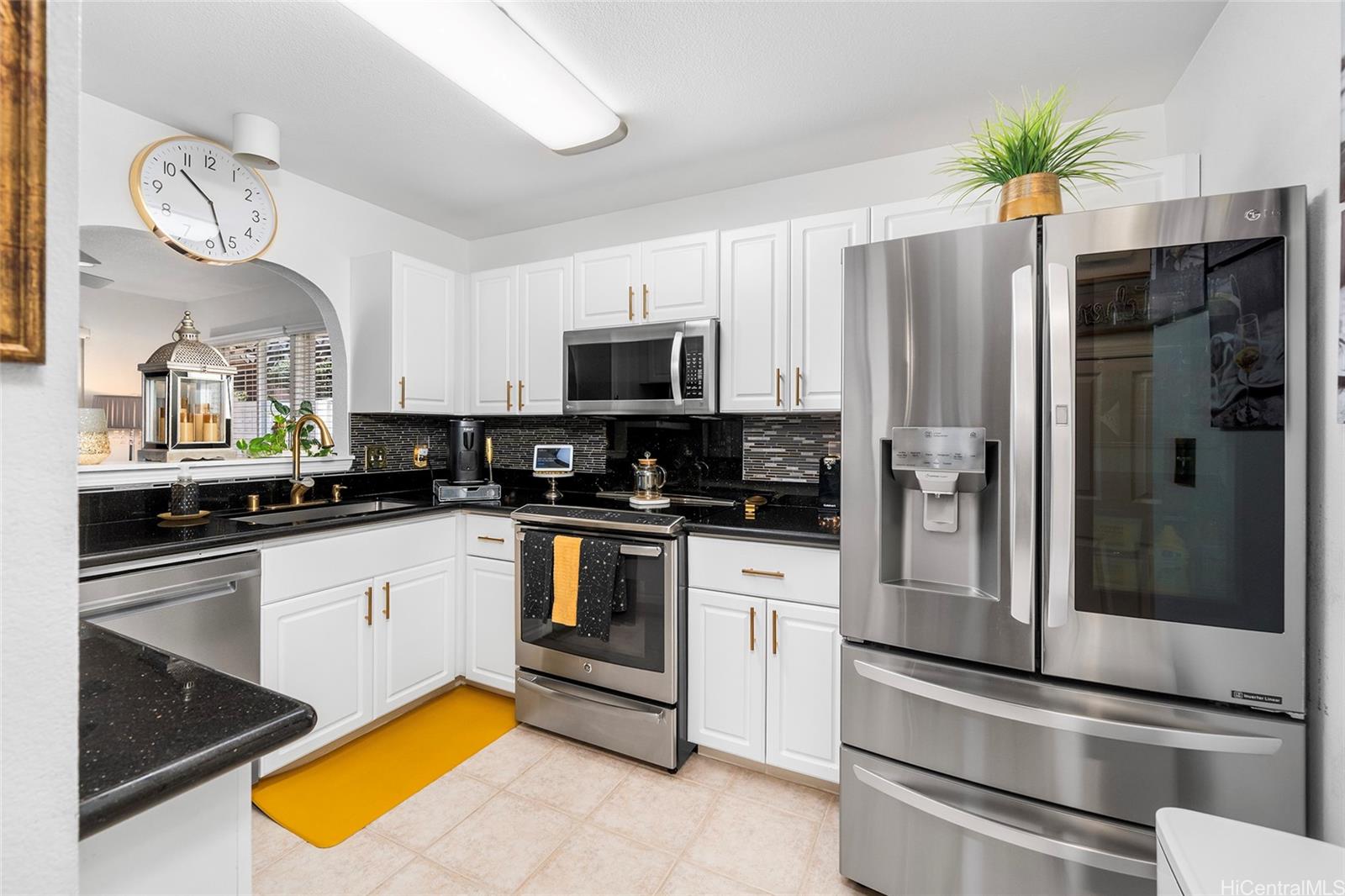 94-1010  Maiau Street Waikele, Waipahu home - photo 7 of 25