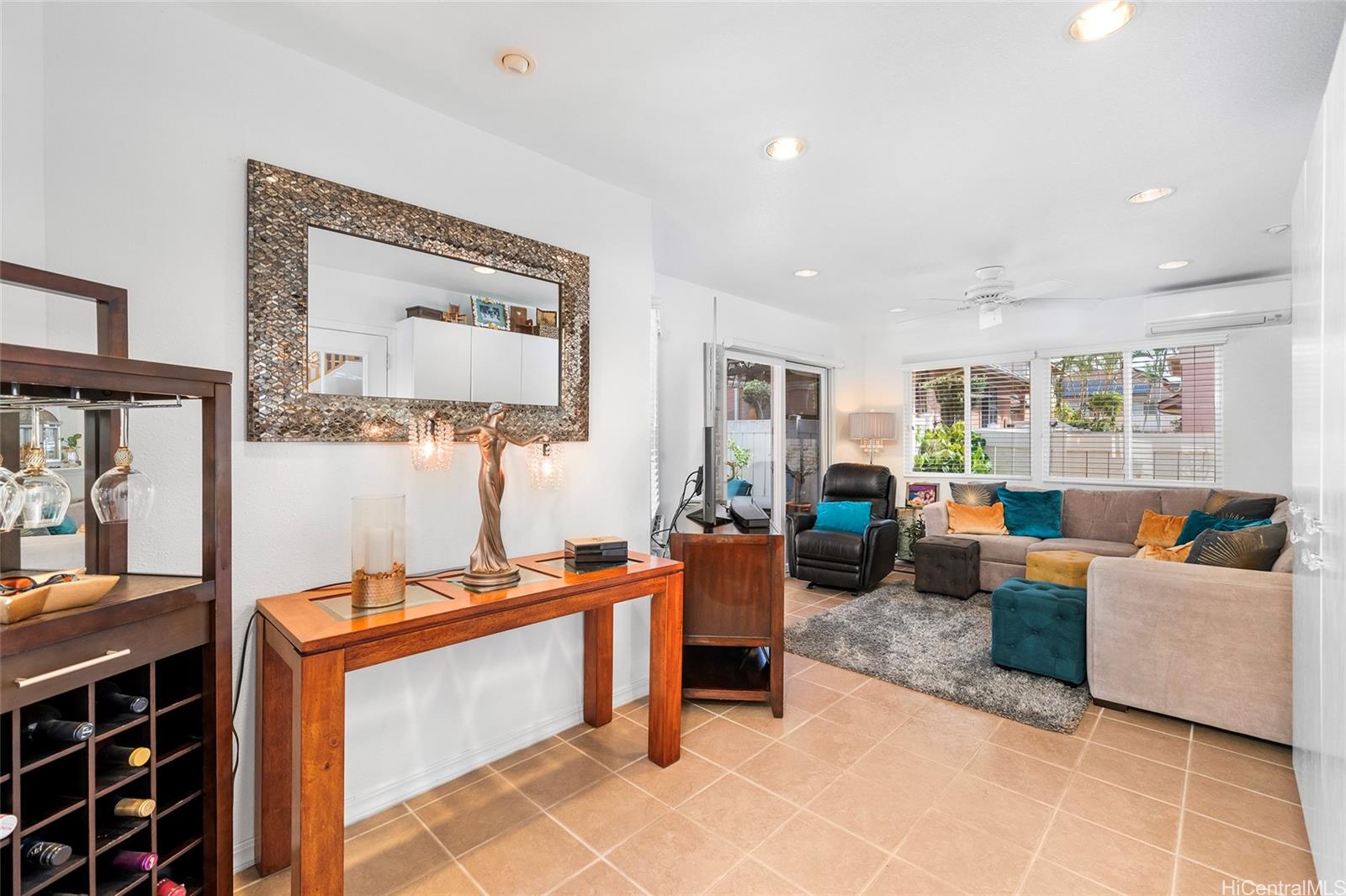 94-1010  Maiau Street Waikele, Waipahu home - photo 8 of 25