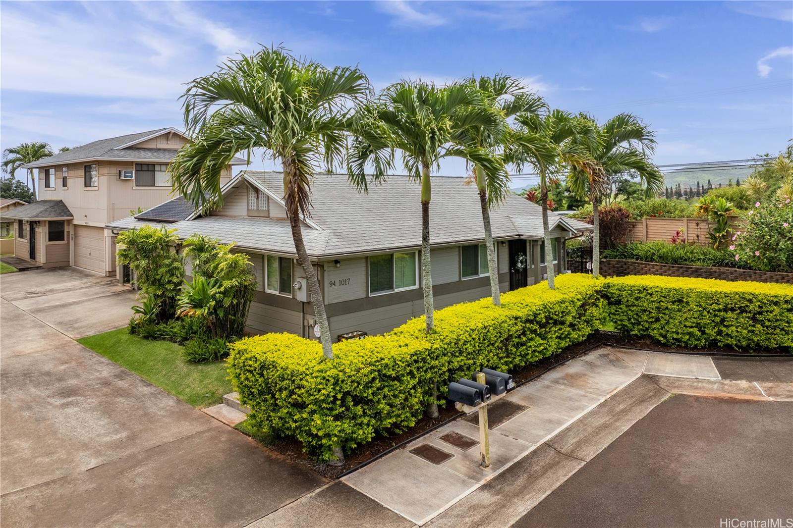 94-1017  Kuoo Street Royal Kunia, Waipahu home - photo 2 of 23