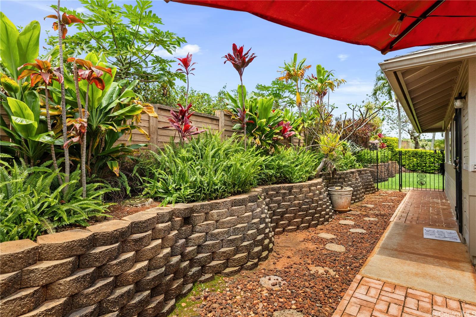 94-1017  Kuoo Street Royal Kunia, Waipahu home - photo 19 of 23