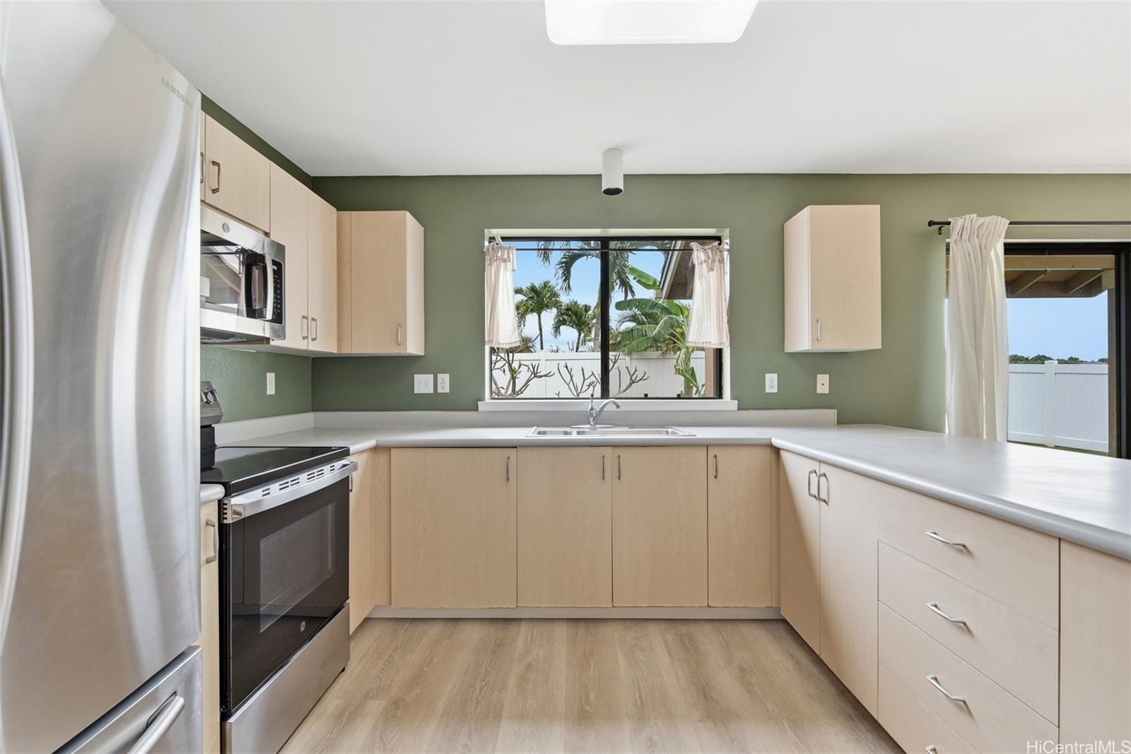 94-1024  Pouhana Way Royal Kunia, Waipahu home - photo 9 of 25