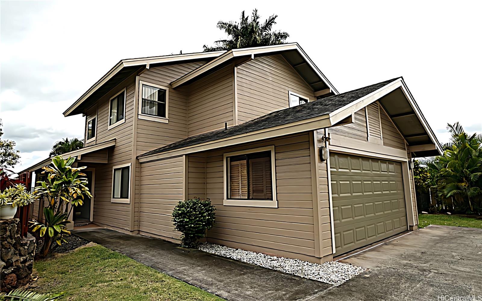 941027 Kamiki Street , Waipahu, Hi 96797 Royal Kunia