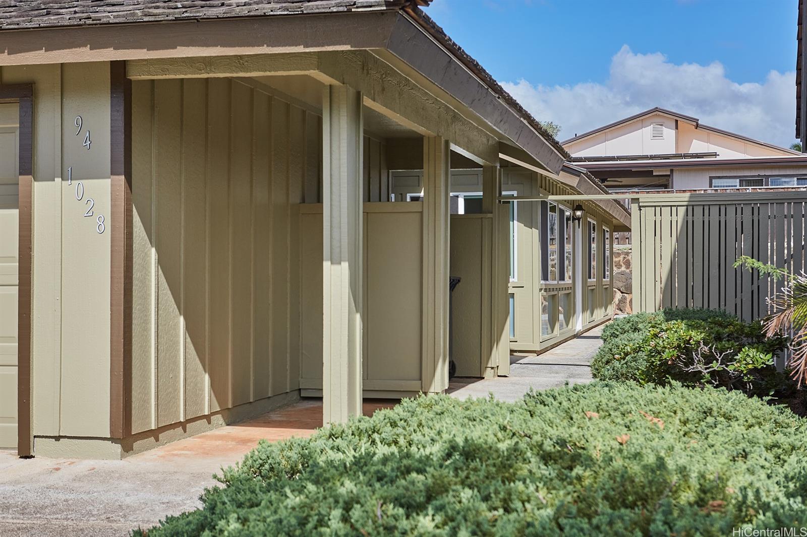 94-1028  Leomana Place Waipio Gentry, Waipahu home - photo 2 of 23