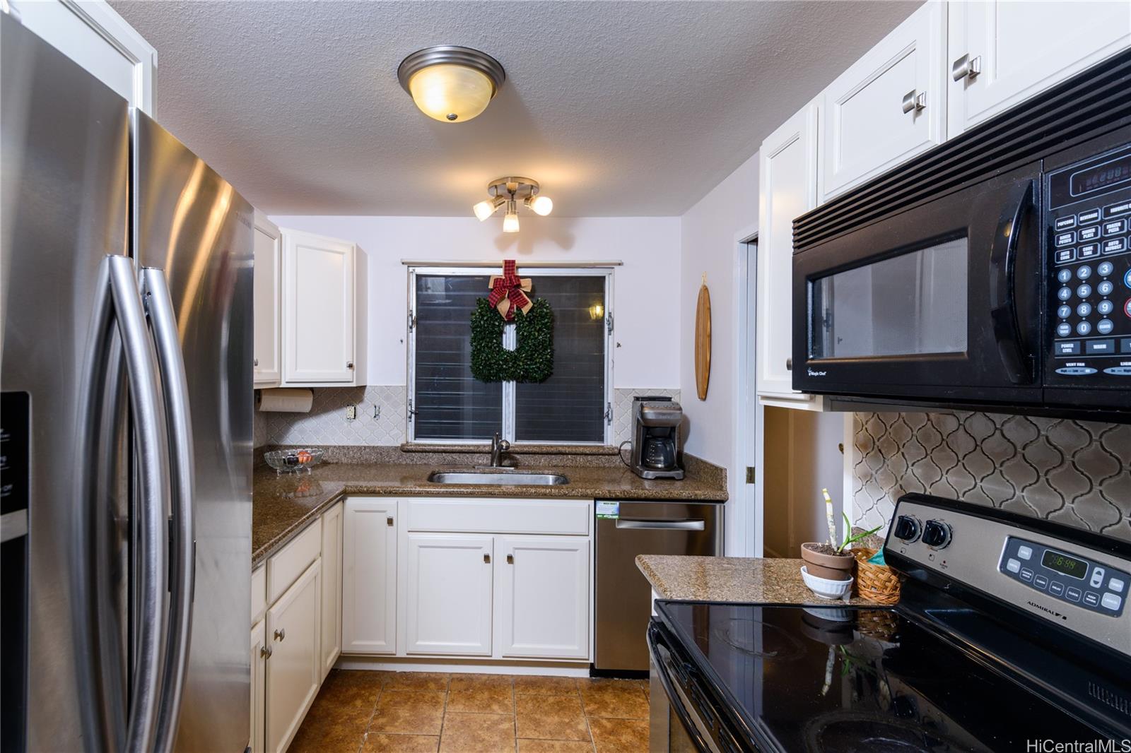 MTA townhouse # 79, Honolulu, Hawaii - photo 14 of 25