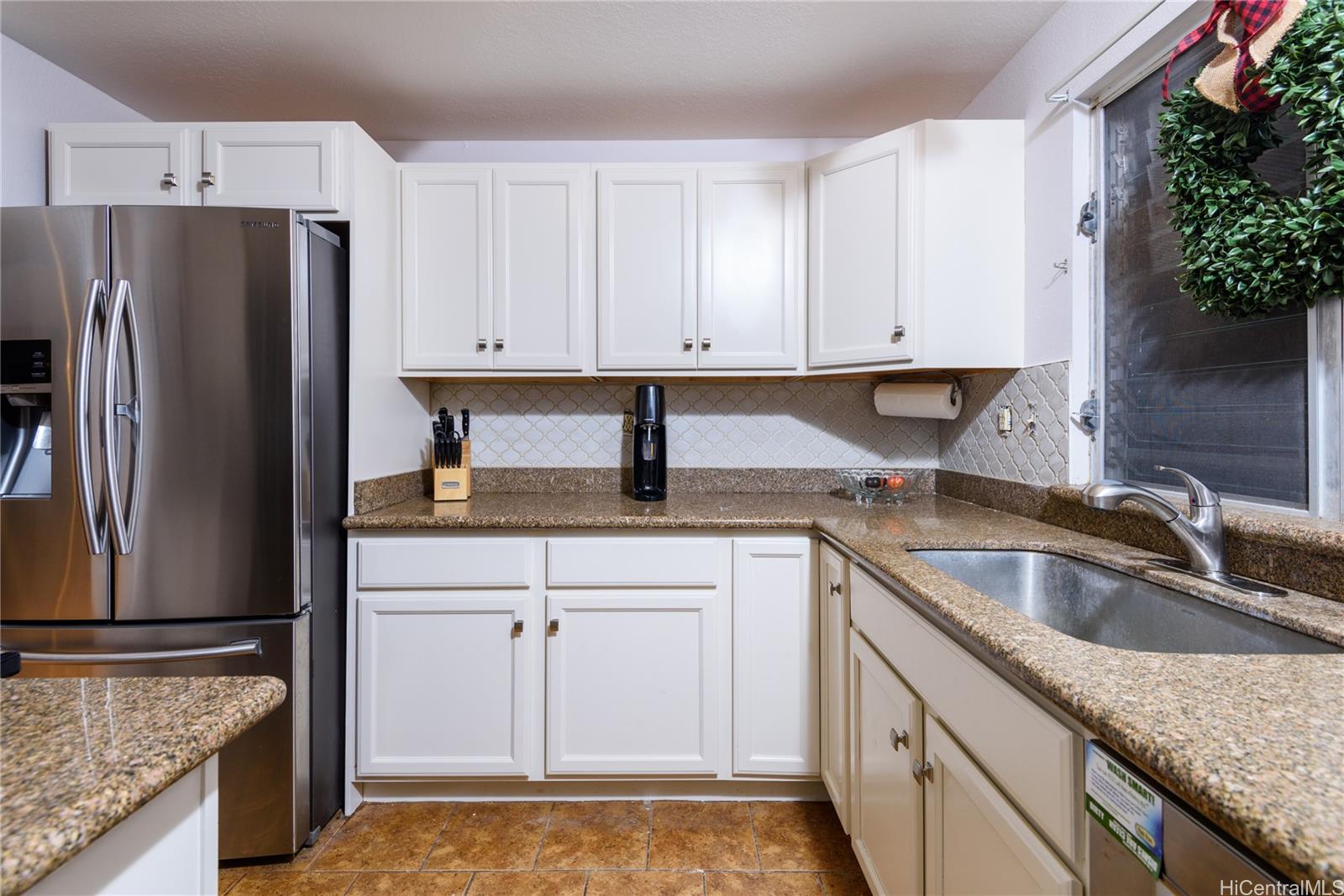 MTA townhouse # 79, Honolulu, Hawaii - photo 15 of 25