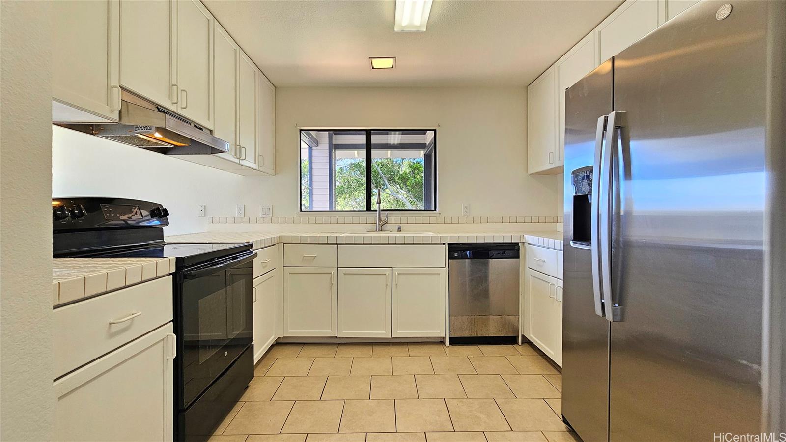 94-1031  Ahahui Place Mililani Area, Central home - photo 13 of 24