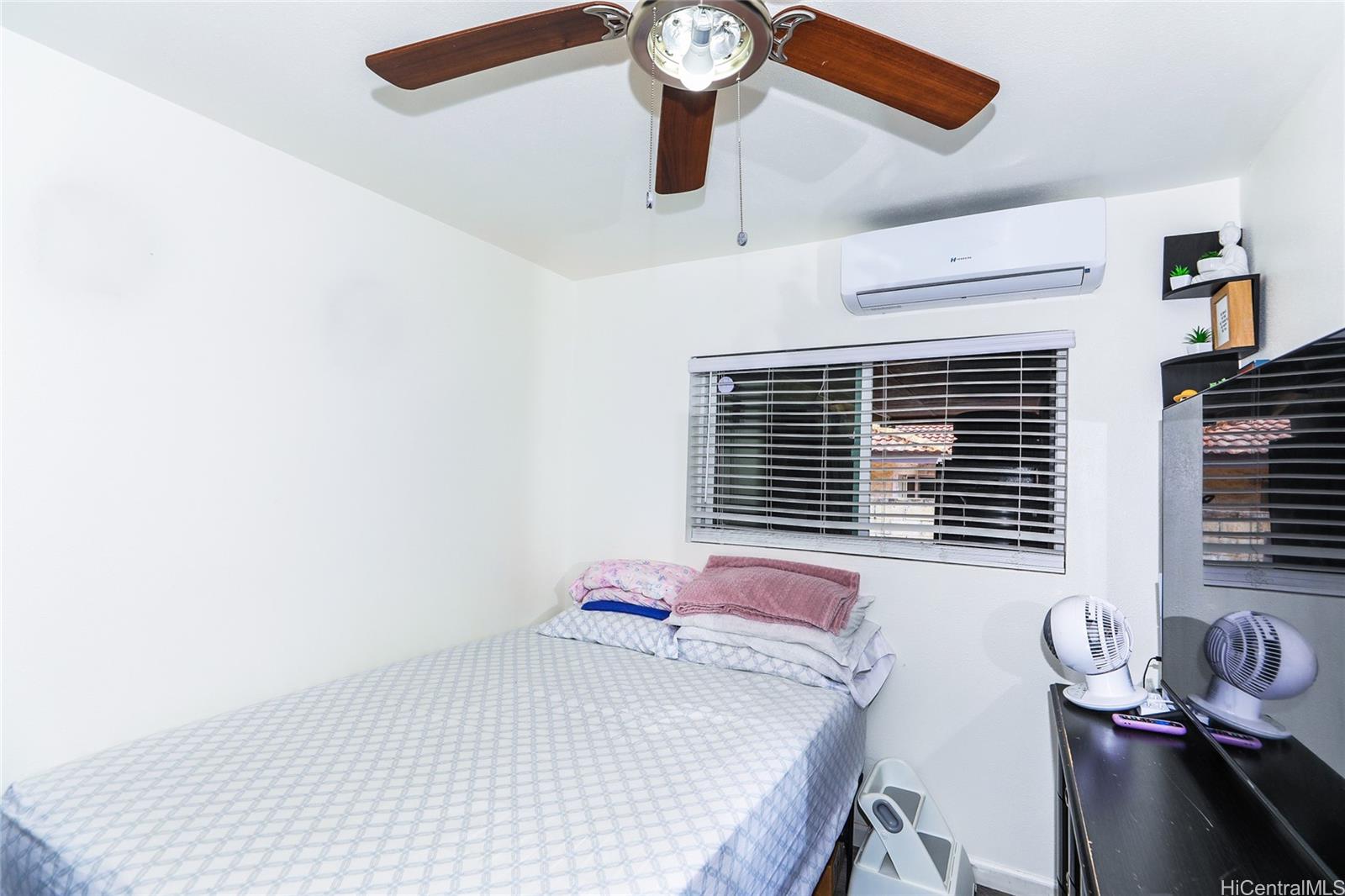 94-1036  Kuhaulua St Waipahu Estates, Waipahu home - photo 16 of 25