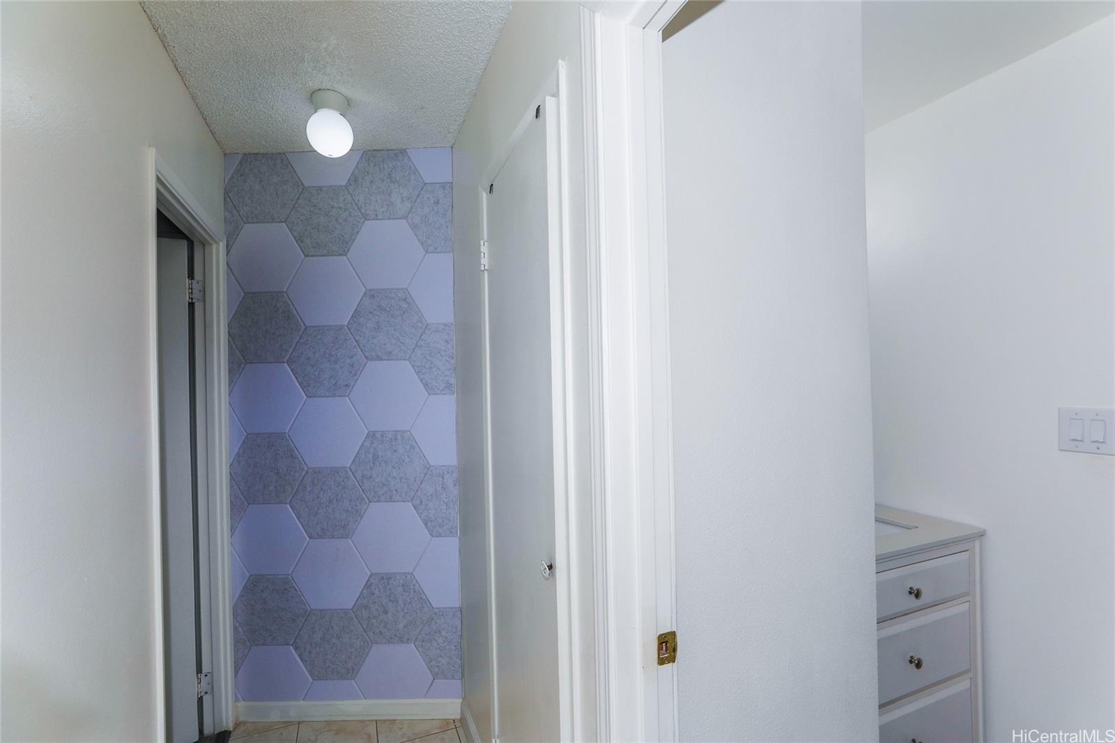 94-1036  Kuhaulua St Waipahu Estates, Waipahu home - photo 23 of 25