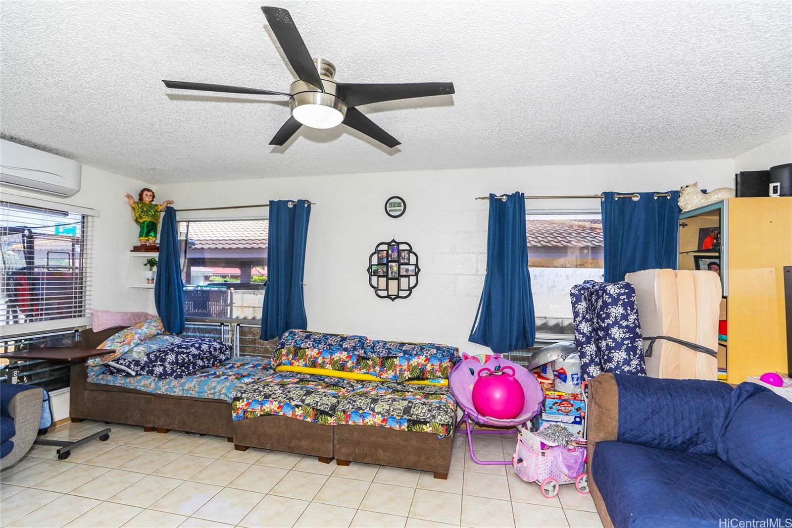 94-1036  Kuhaulua St Waipahu Estates, Waipahu home - photo 8 of 25